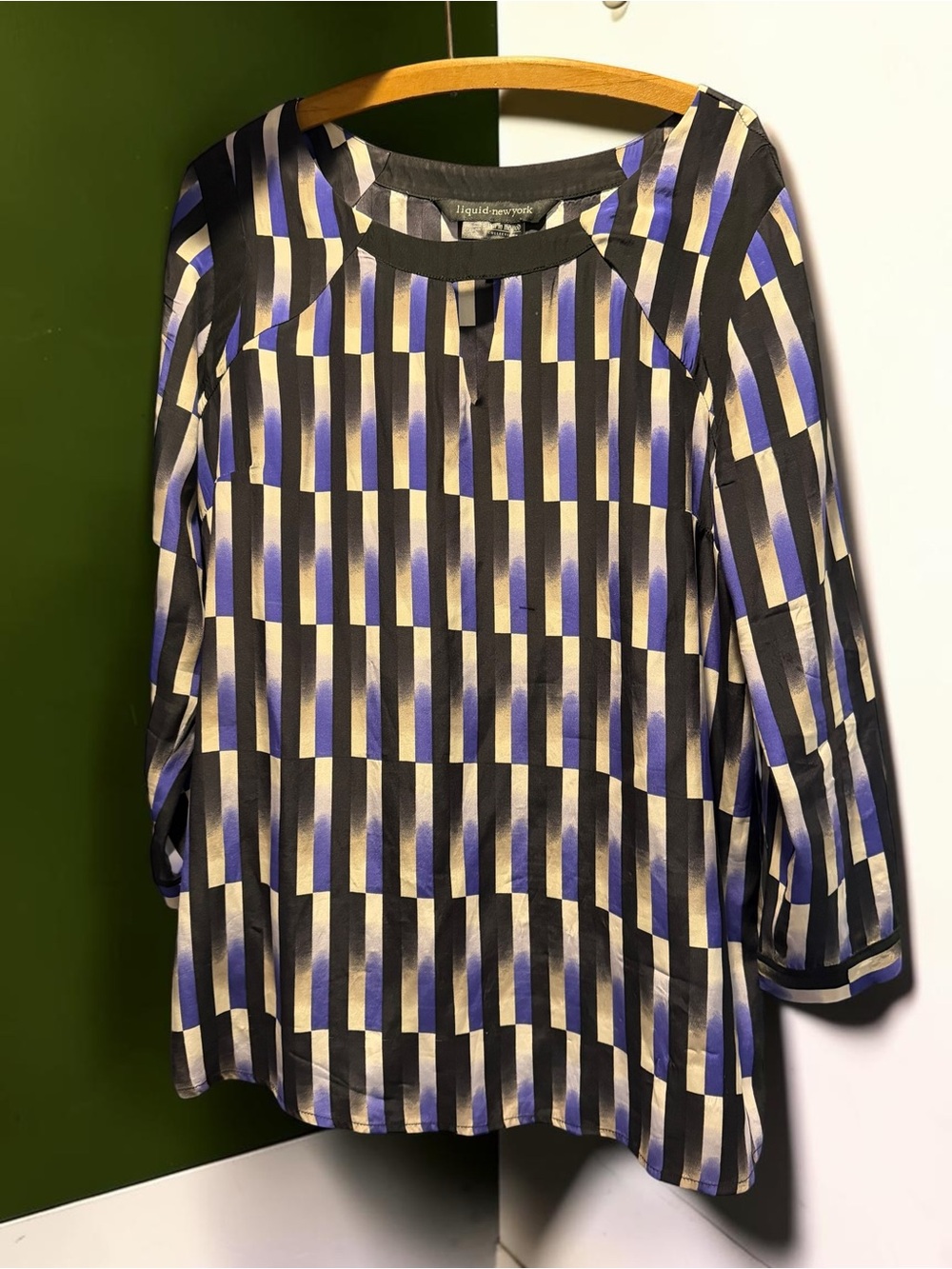 Liquid New York A Pea in the Pod Maternity 100% Silk Blouse Blue Black M